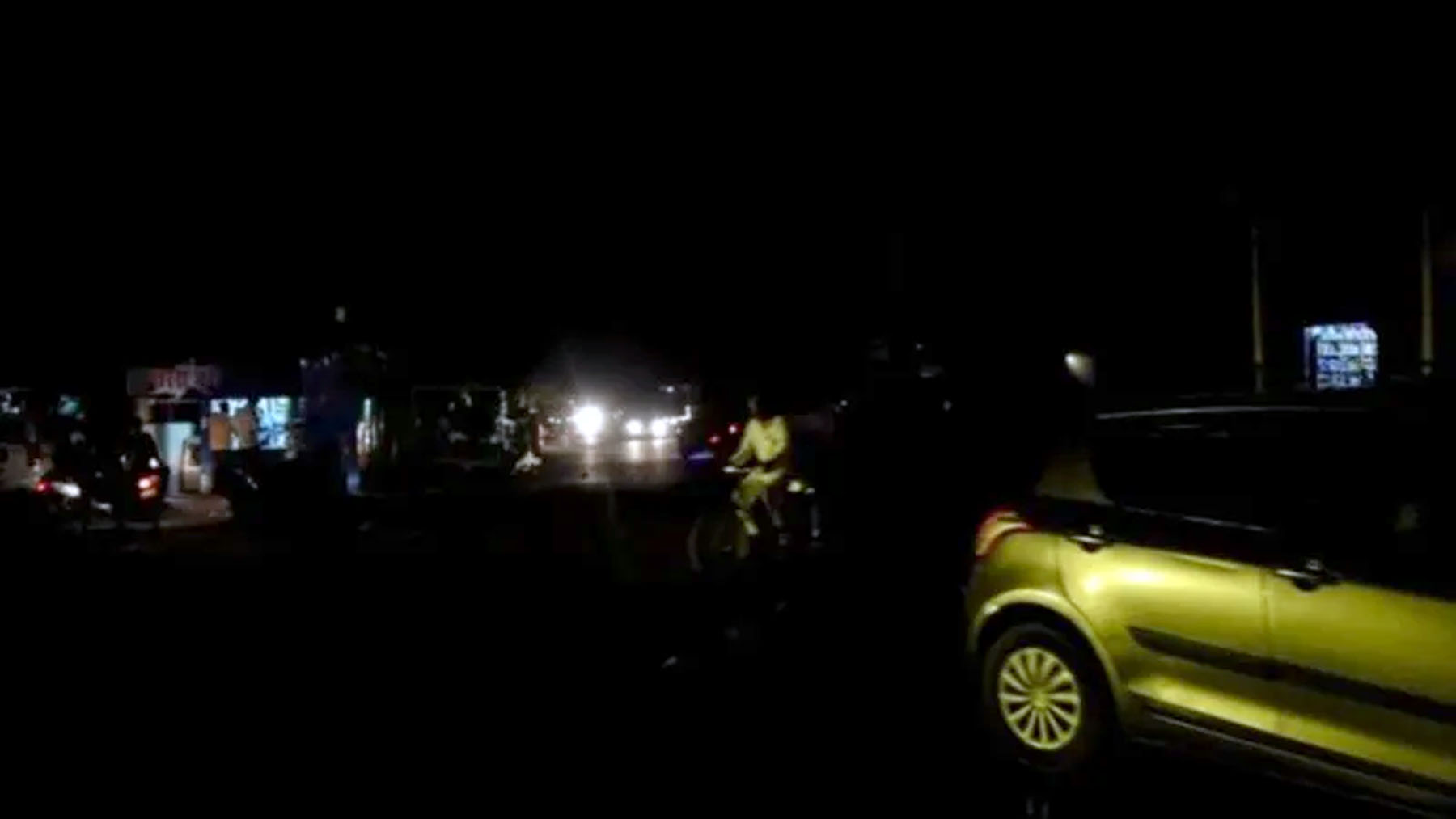 Complete blackout in border areas of Punjab, Rajasthan and Jammu.